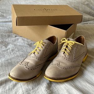 COLE HAAN 🌟 Gramercy oxford shoes 🌟 rooftop grey suede + sunlight yellow soles
